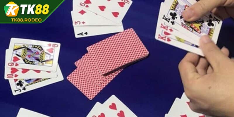 Xì Tố TK88 - Cách Chơi Thông Minh, Kiểm Soát Vốn Hiệu Quả 2 Quy trình phát bài và các vòng cược cơ bản